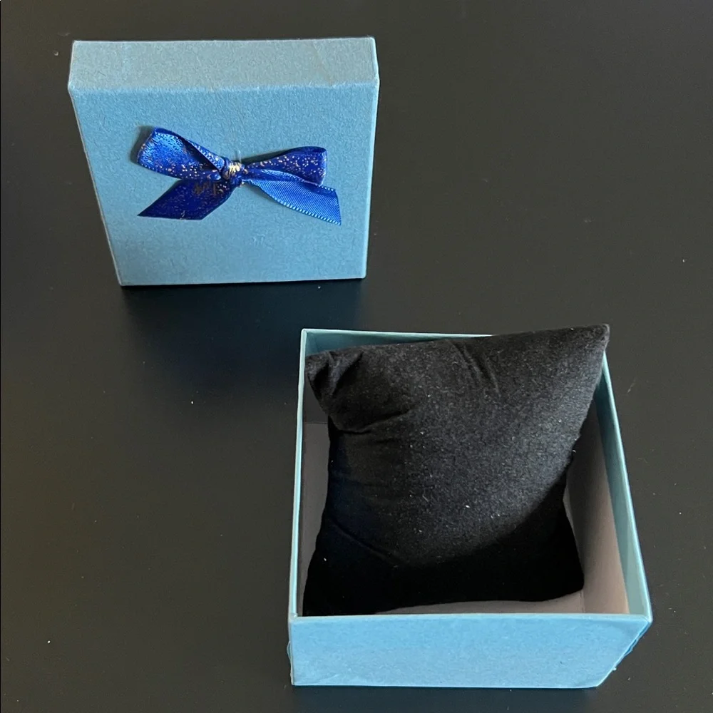Gift Box Set of 6 with pillows